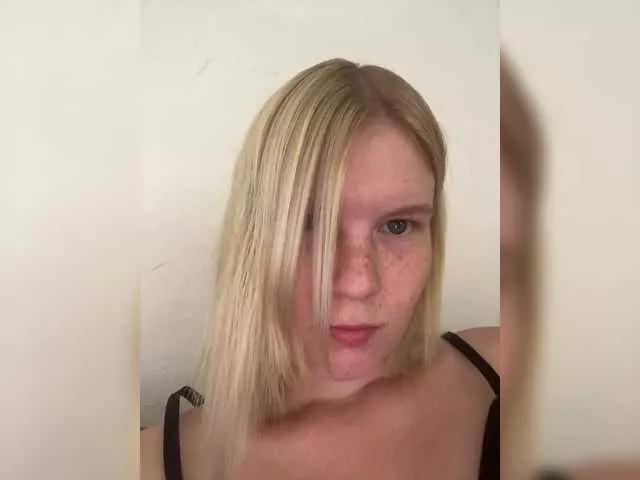 Offline Amelia2004 on BongaCams