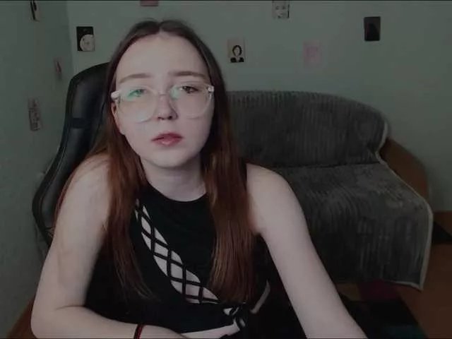 Offline AmeliaMeow on BongaCams