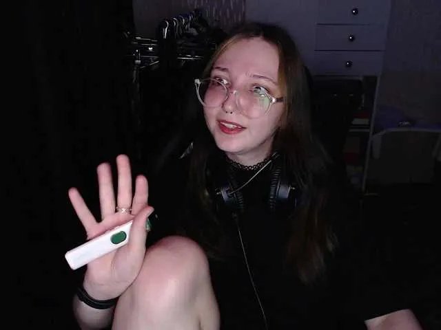 Offline AmeliaMeow on BongaCams