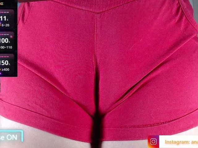 Offline ana-loveee on BongaCams