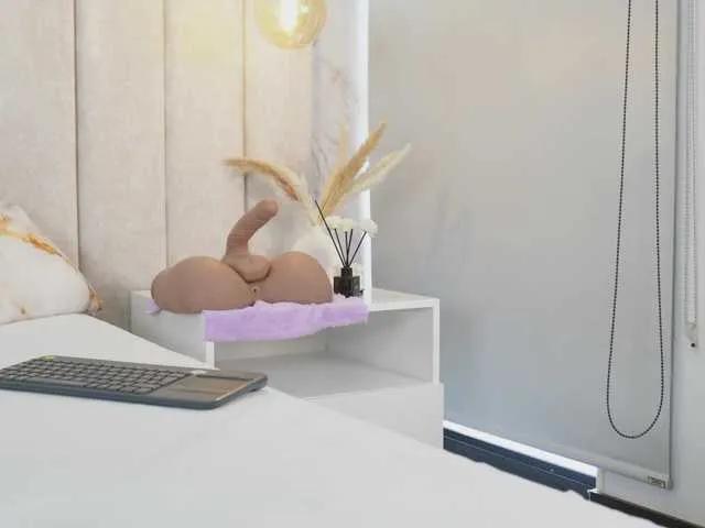 Annyy-Rosse — Hot conversations and good treatment turn me on, I like it when they make my pussy vibrate and I come in delicious spurts for you.