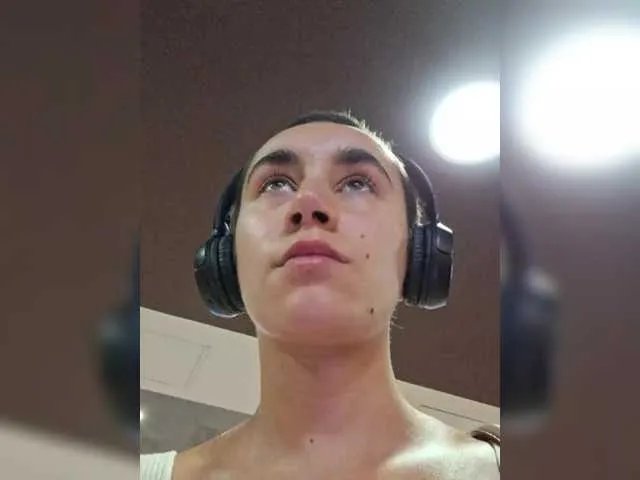 Offline AntoniaDilune on BongaCams