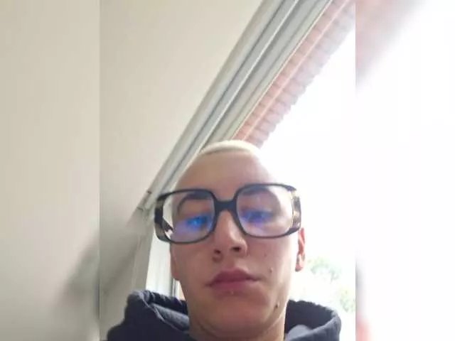 Offline AntoniaDilune on BongaCams