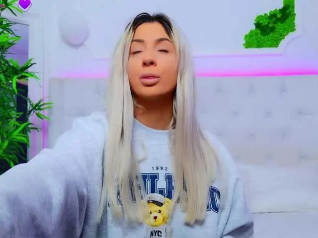 Offline AriannaSins on BongaCams