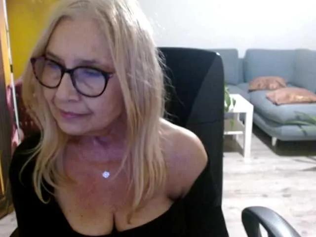 Offline BlondeSofia on BongaCams