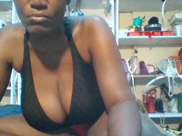 BoobieQueen on BongaCams 