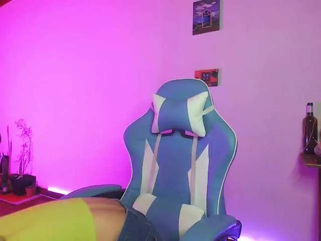 Offline Callmebluee on BongaCams