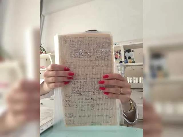 Offline caroliiine on BongaCams