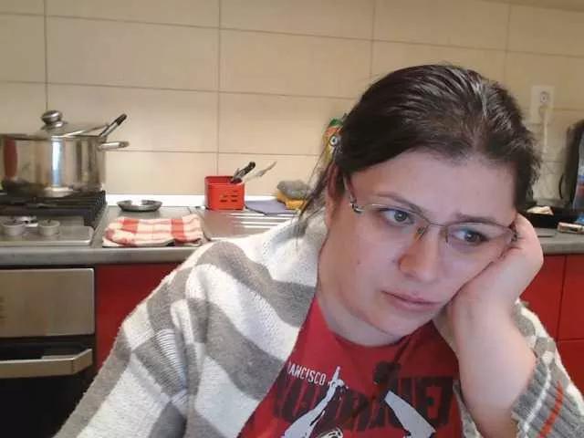 Freechat carolina30 on BongaCams