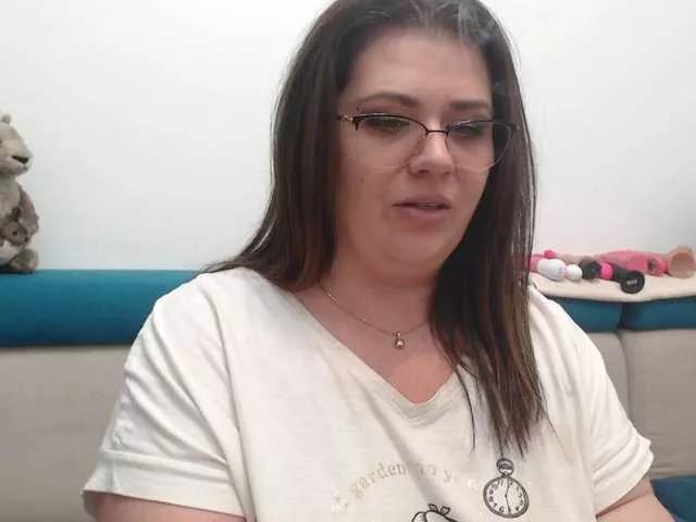 Freechat carolina30 on BongaCams
