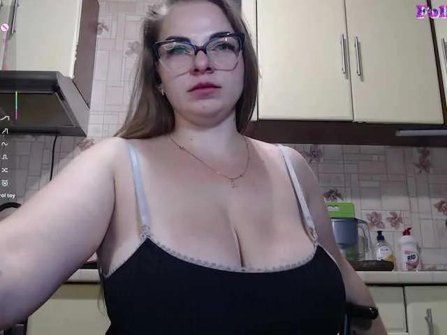 Offline CarolinaDiamond33 on BongaCams