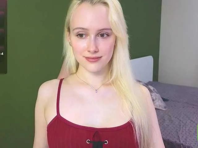 Offline CaseyLaBow on BongaCams