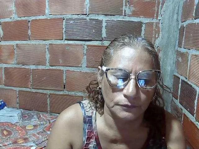 Freechat charrysexy on BongaCams