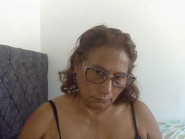 Freechat charrysexy on BongaCams