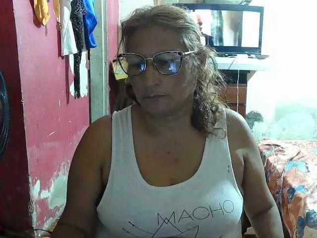 Freechat charrysexy on BongaCams