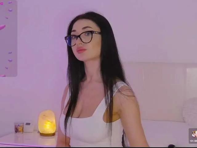 Freechat Chiaralovee on BongaCams