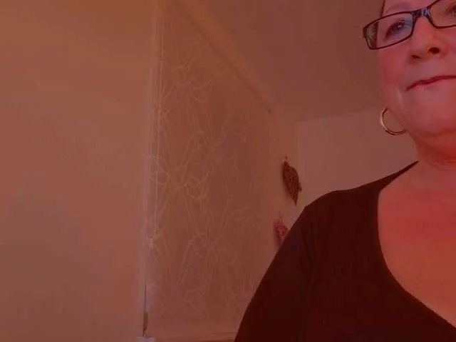 Offline Connyat99 on BongaCams