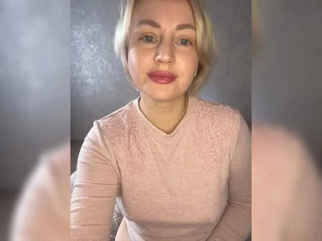 Offline CozySandra on BongaCams