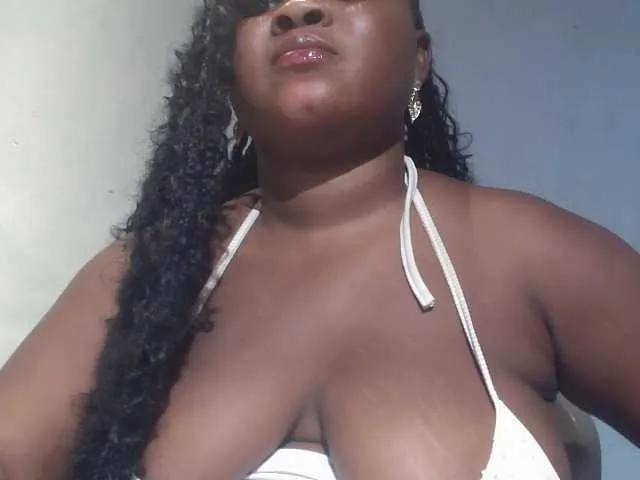 Freechat Creamyposh on BongaCams