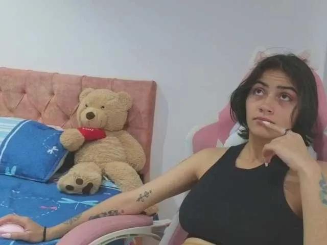 Freechat CrystalStarX on BongaCams