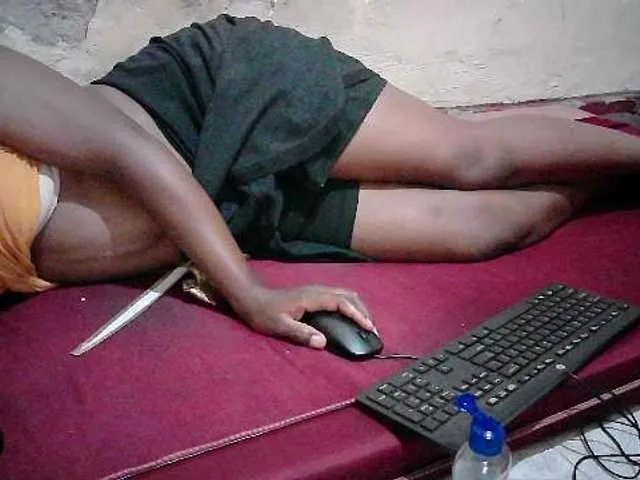 Offline CuteLeilah on BongaCams