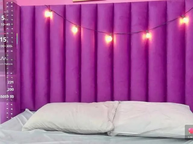 Freechat daddysneakin on BongaCams