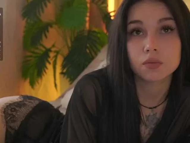 Offline DrammaQueennnn on BongaCams