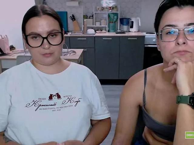 dreamteamgirls on BongaCams