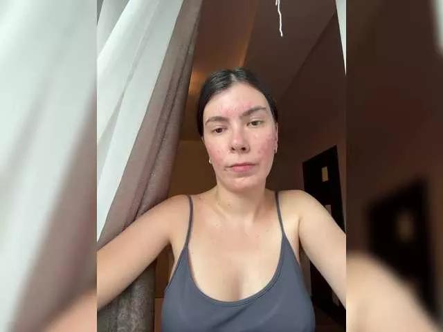 Offline Elinor21 on BongaCams