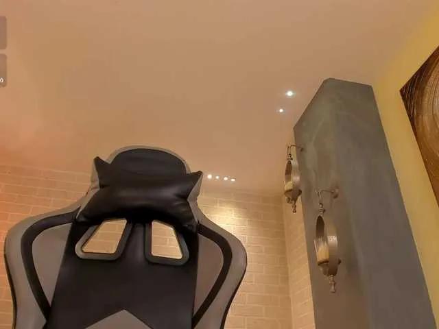 Freechat EllaClark on BongaCams