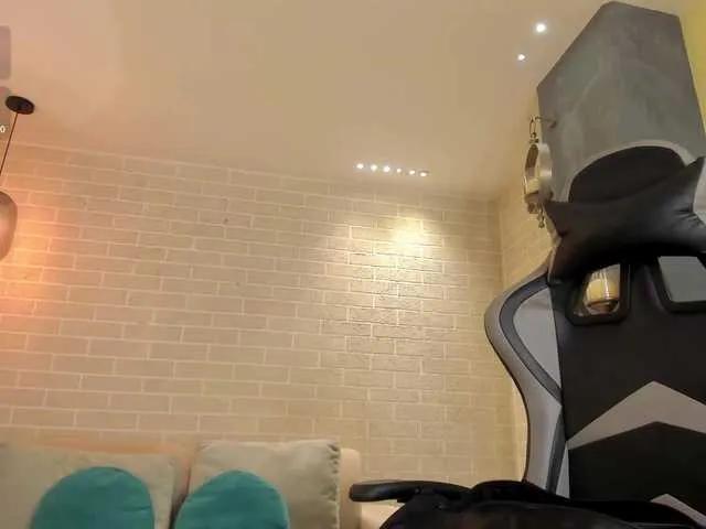 Freechat EllaClark on BongaCams