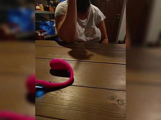 Freechat eluk on BongaCams