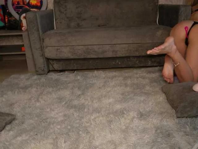 Freechat emely1benz on BongaCams