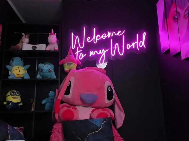 Freechat Emilyjhonson-1 on BongaCams