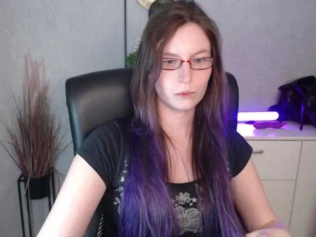 Offline EmmaHeart on BongaCams