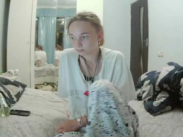 Offline Giginya on BongaCams