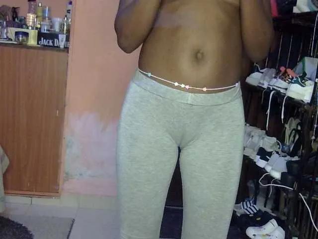 BongaCams Gladwell is Freechat Gladwell — Genuine compliments and good vibes
Roleplay, dirty talk, and playful teasing
Tips and encouragement during the show
Polite requests and mutual respect
Private shows with clear expectations