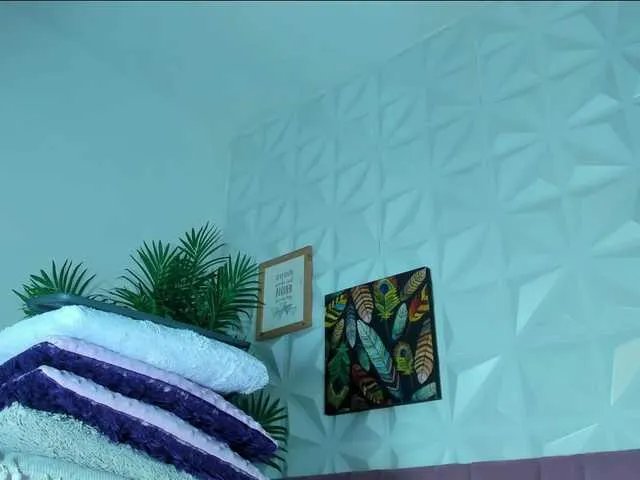 Offline Hellen-Sky on BongaCams