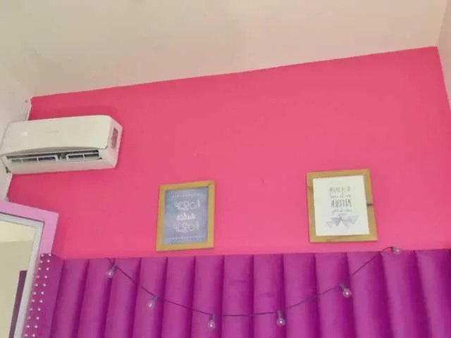 Offline hollyvega on BongaCams