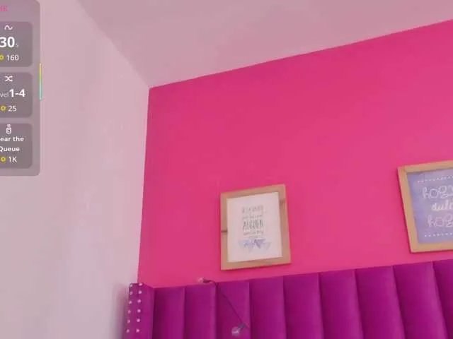 Offline hollyvega on BongaCams