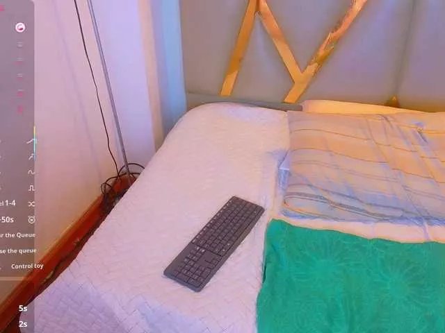 Offline hollyvega on BongaCams