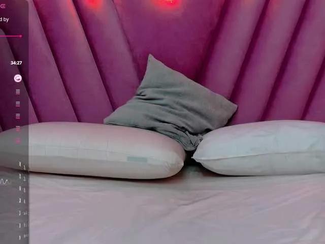 Offline horny18girl on BongaCams