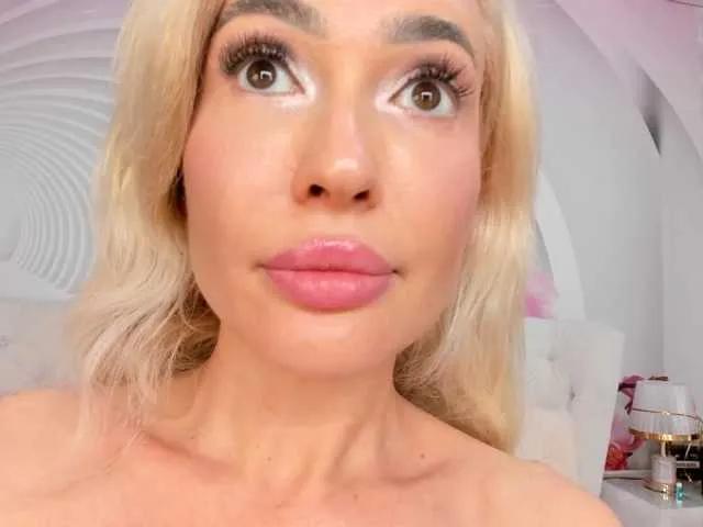 Offline HottieSweetBritney on BongaCams