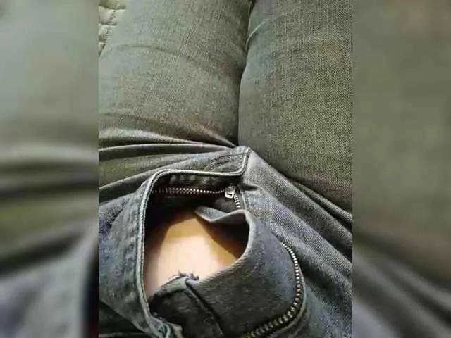 Offline Icequeen0 on BongaCams