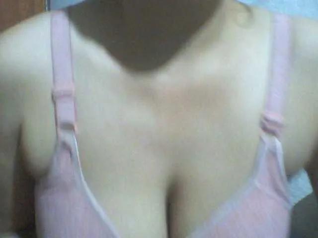 Offline indiagirl50 on BongaCams