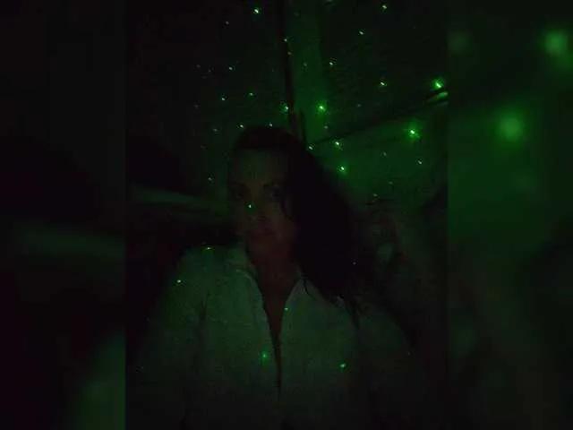 Freechat IndikaSativa007 on BongaCams