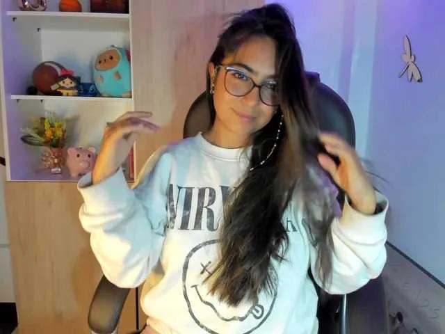 Isabella221 on BongaCams