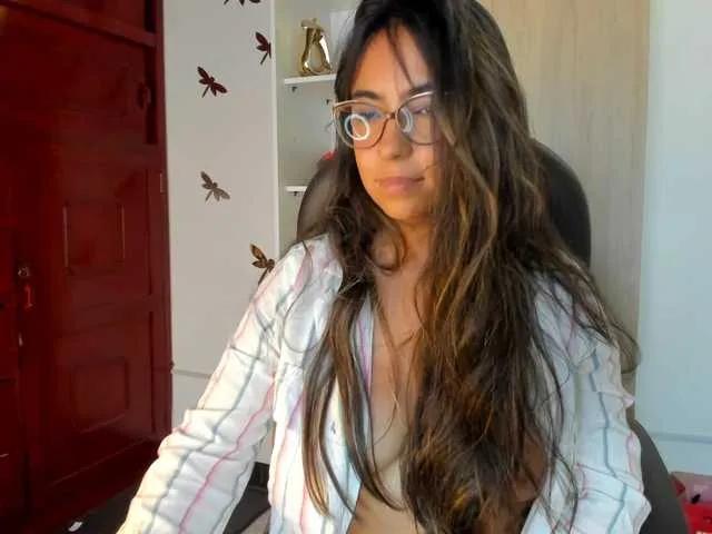 Isabella221 on BongaCams