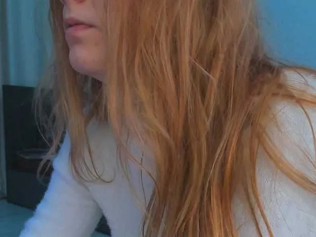 JanetShy —   GOAL:Lick and bite my lips @remain tokens remaining]