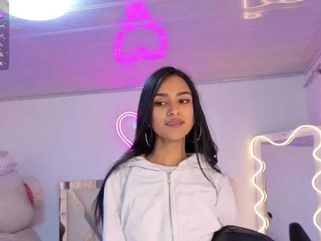 Offline Jazmin-tay on BongaCams